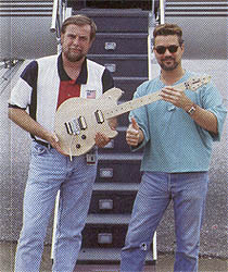 Van Halen и Hartley Peavey  в гитарной мастерской